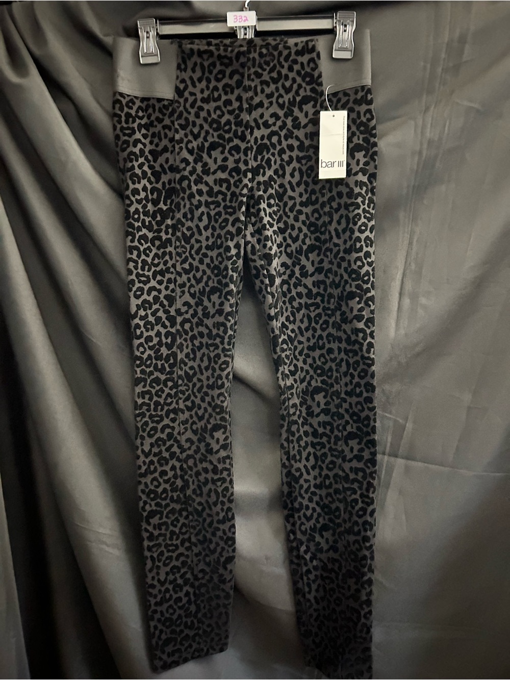 Bar III Black & Gray Leopard Print Women’s Leggings MD NWT
